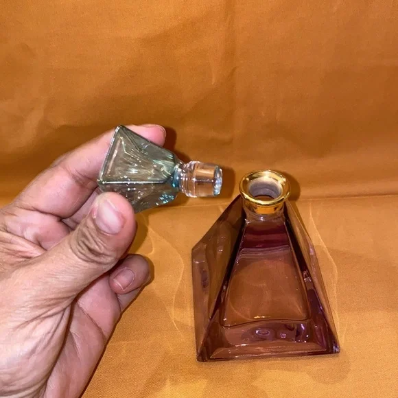 Vintage 1970’s RCR Crystal Perfume Bottle - Purple Pyramid Shape Perfume Bottle - Picture 3 of 4